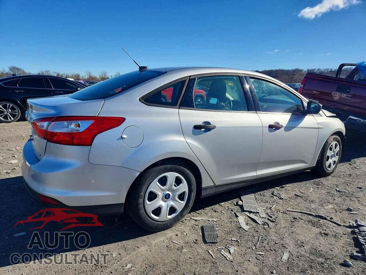 FORD FOCUS 2014 - 1FADP3E21EL428695