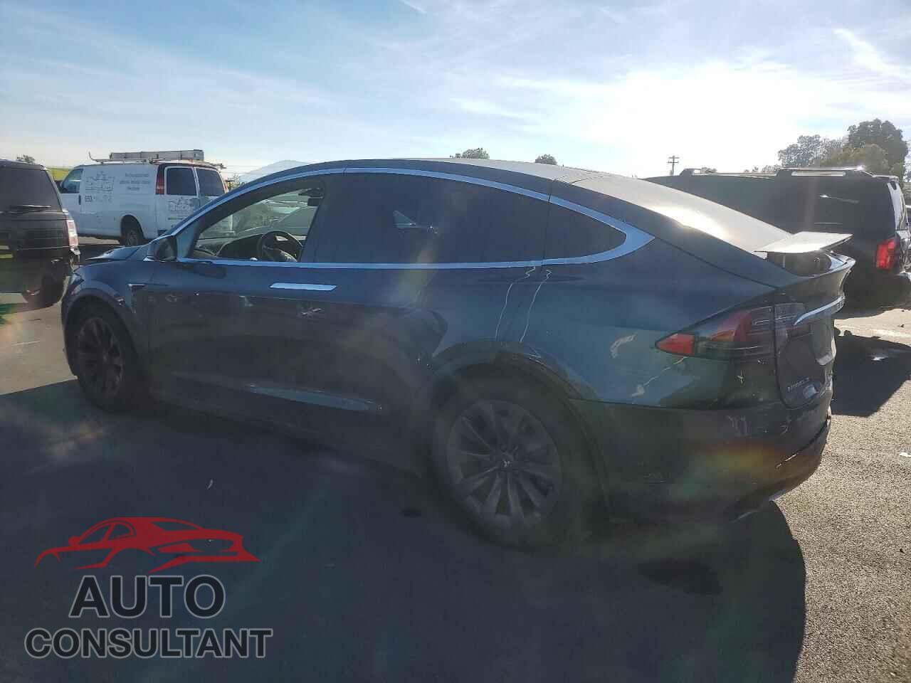 TESLA MODEL X 2018 - 5YJXCAE20JF112922