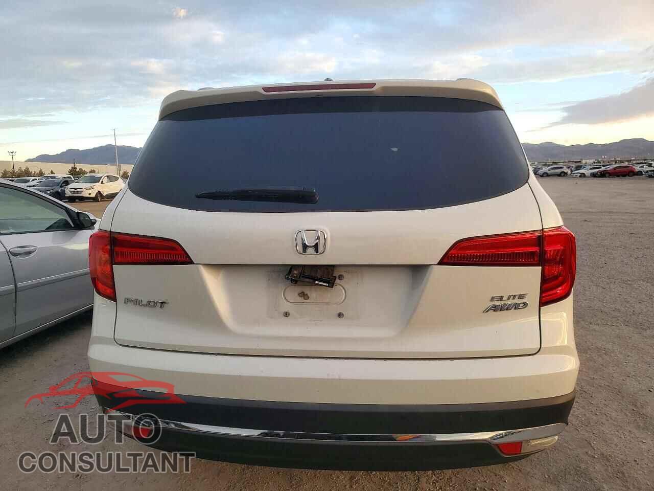 HONDA PILOT 2017 - 5FNYF6H04HB057758