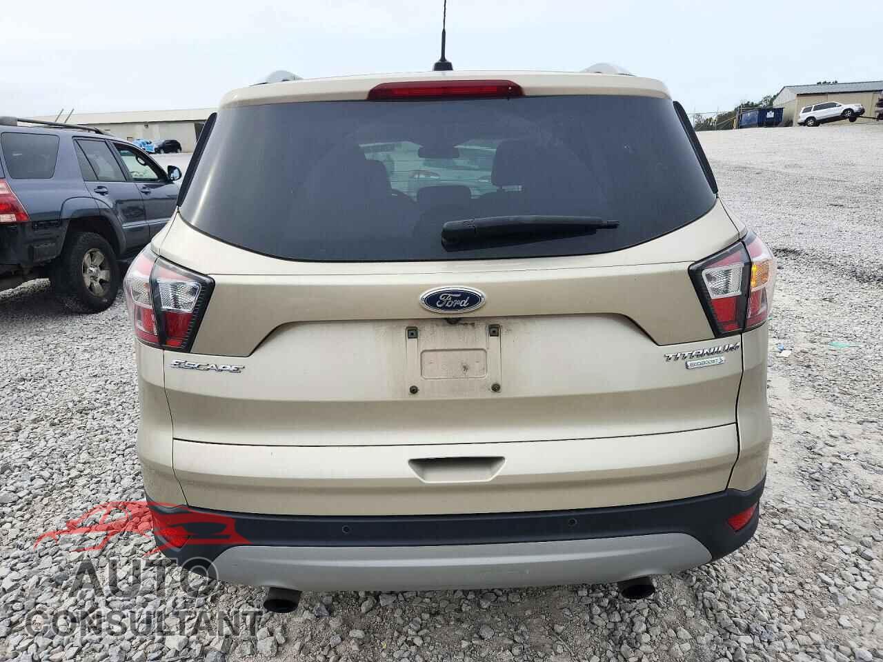 FORD ESCAPE 2017 - 1FMCU0J95HUA35969
