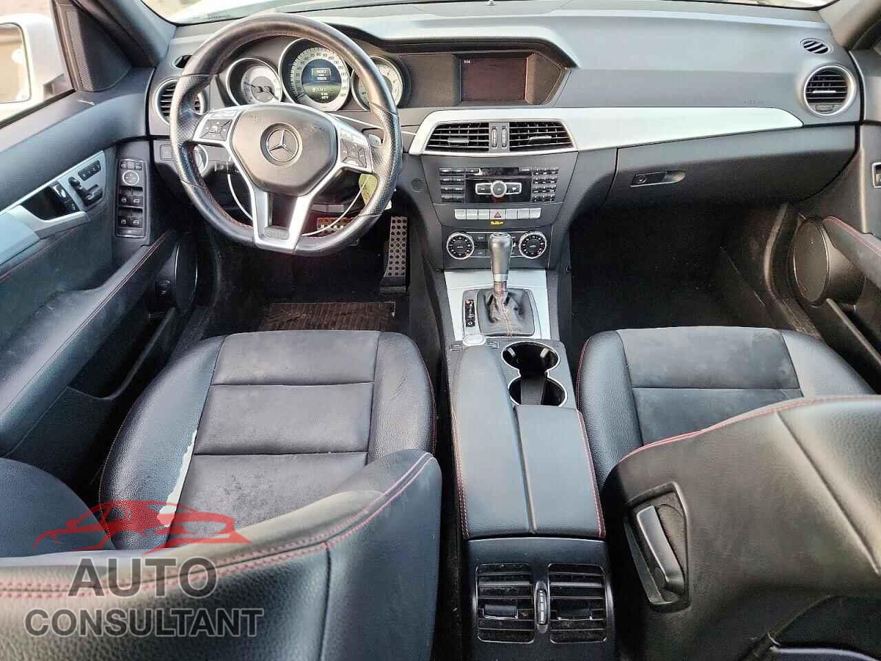 MERCEDES-BENZ C-CLASS 2014 - WDDGF4HB4EA923292