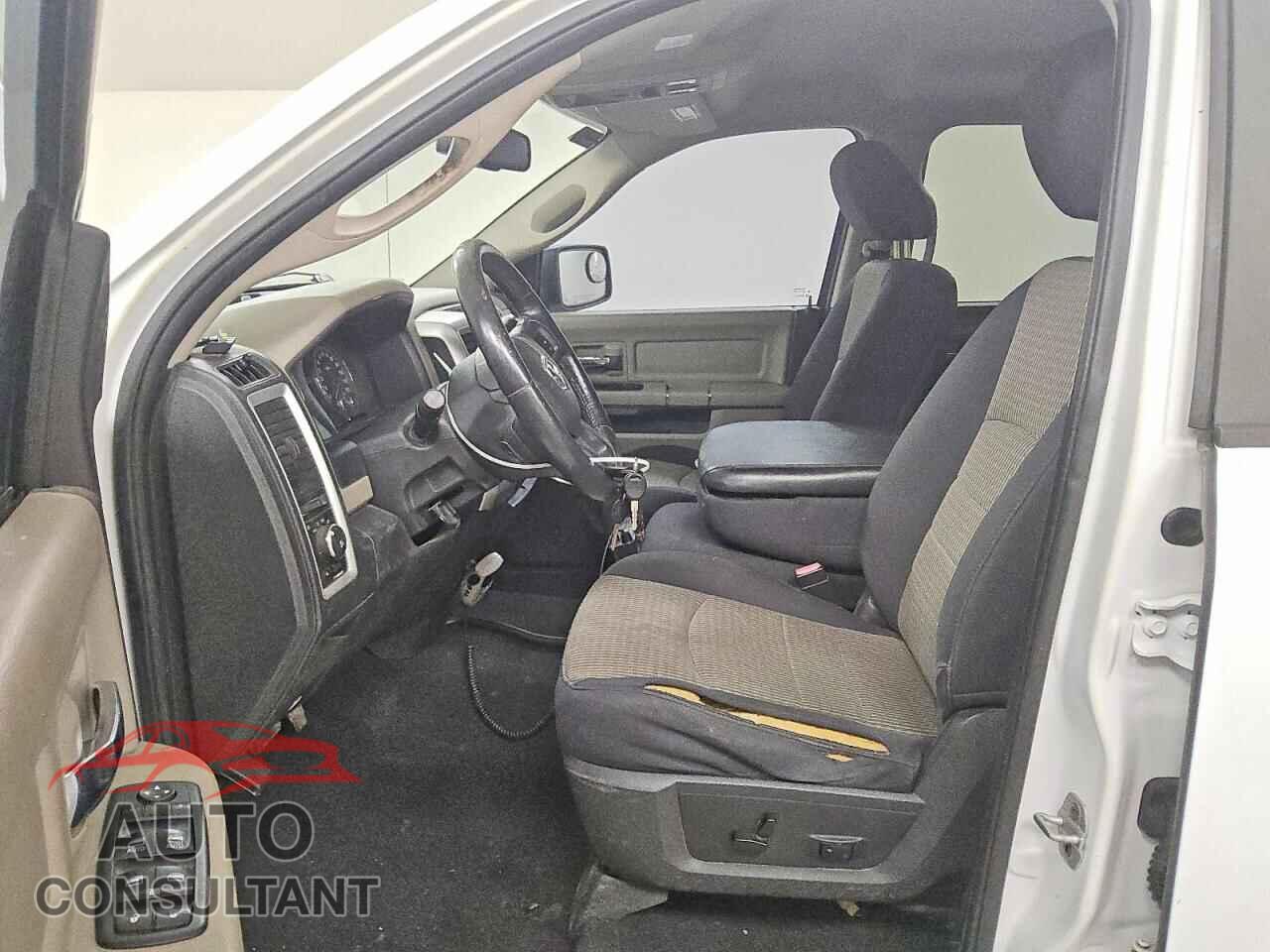 DODGE RAM 1500 2012 - 1C6RD7GP6CS211551