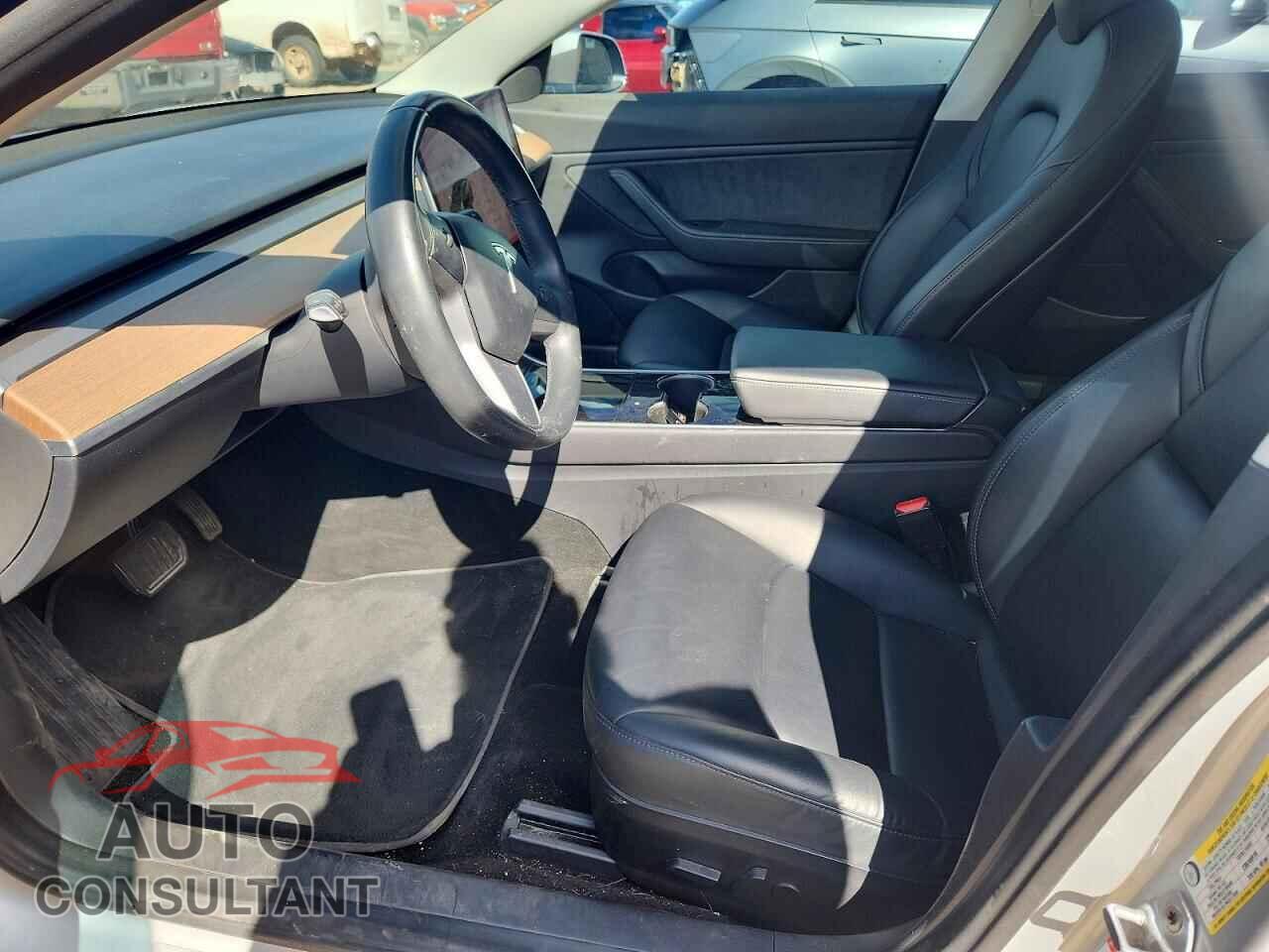 TESLA MODEL 3 2018 - 5YJ3E1EA6JF095351