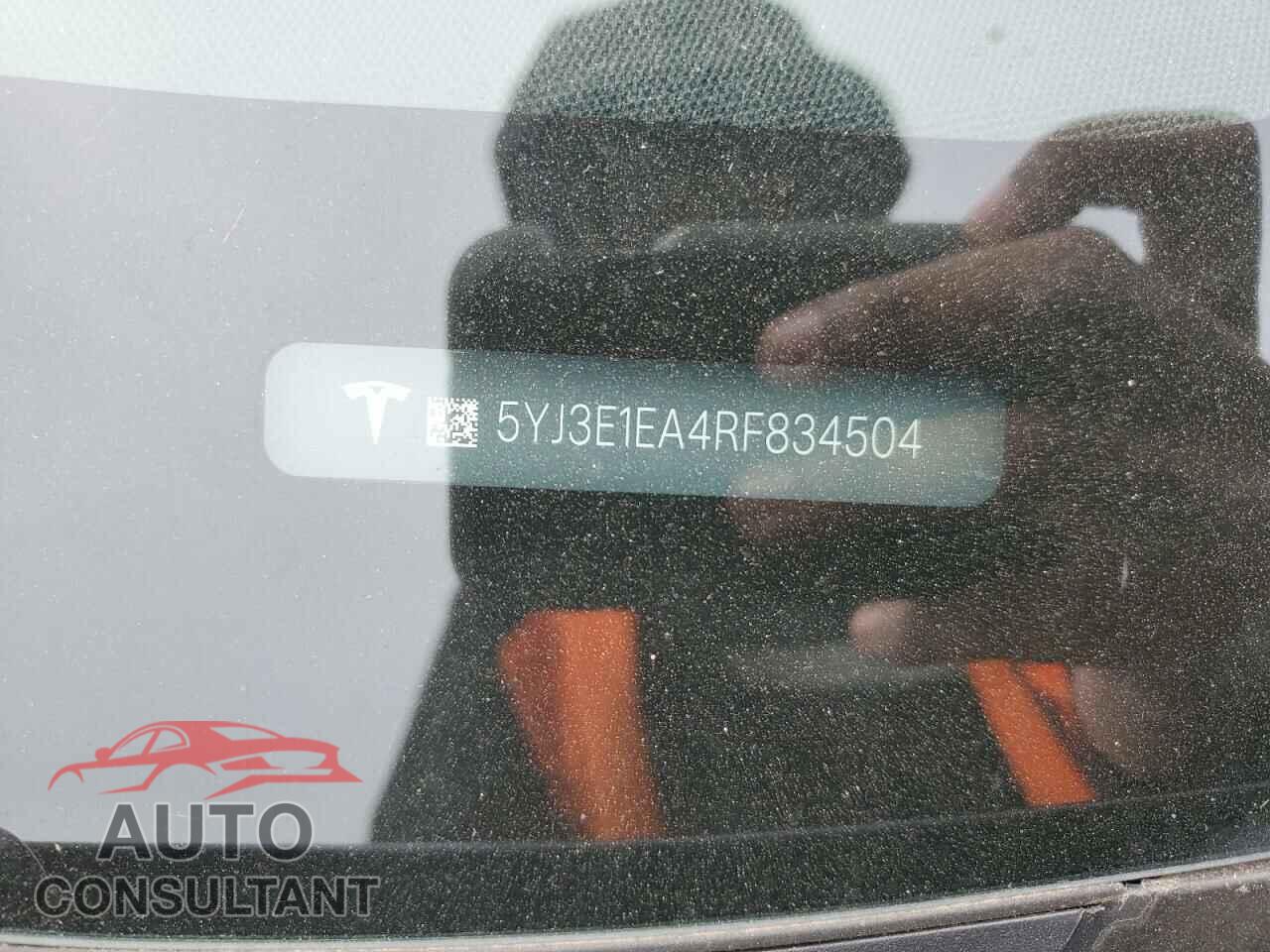TESLA MODEL 3 2024 - 5YJ3E1EA4RF834504