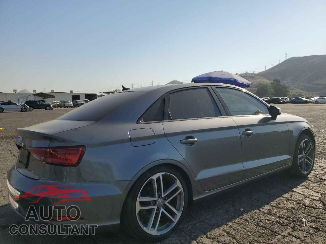 AUDI A3 2019 - WAUAUGFF7KA087449