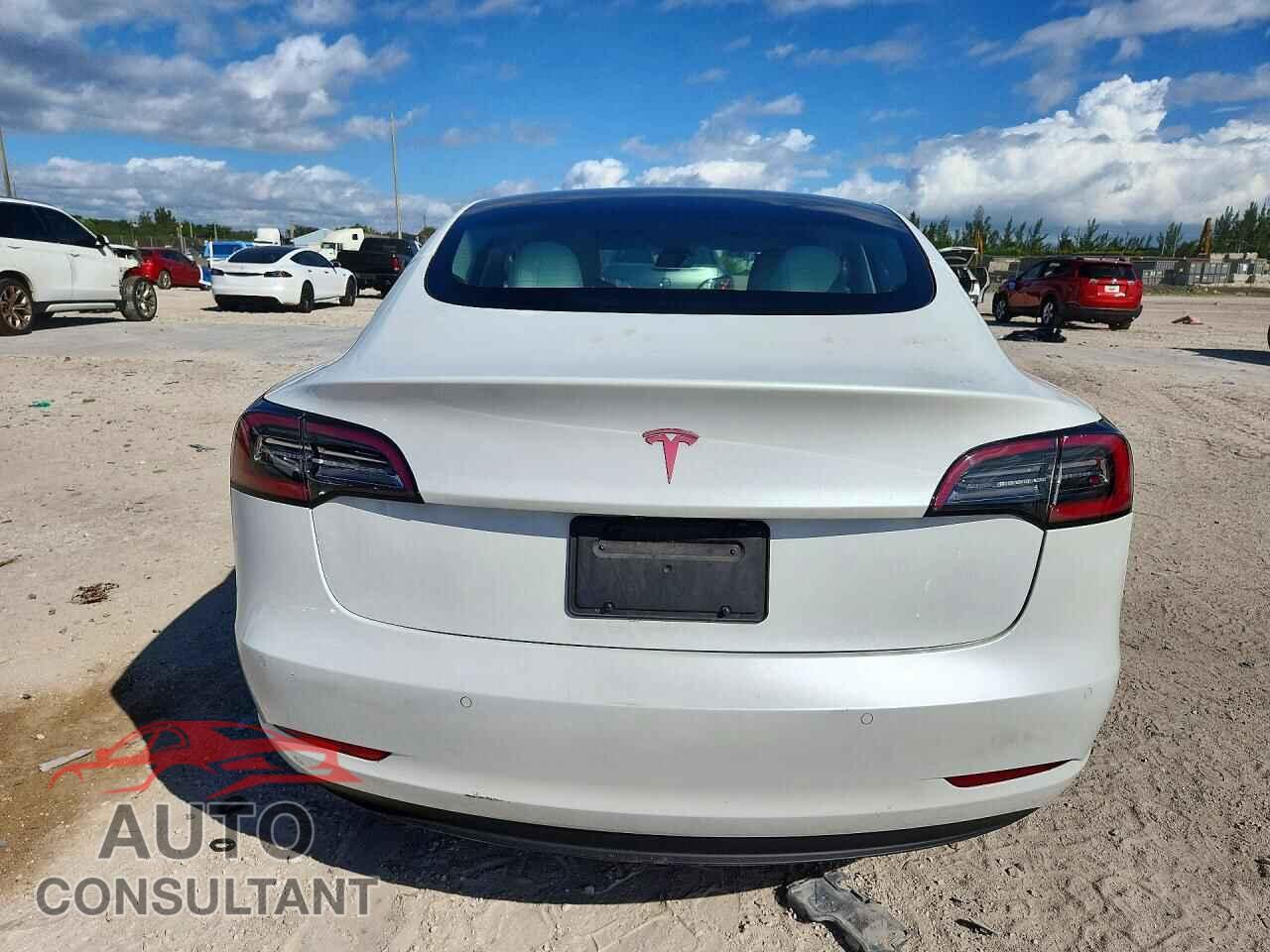 TESLA MODEL 3 2022 - 5YJ3E1EA2NF233277