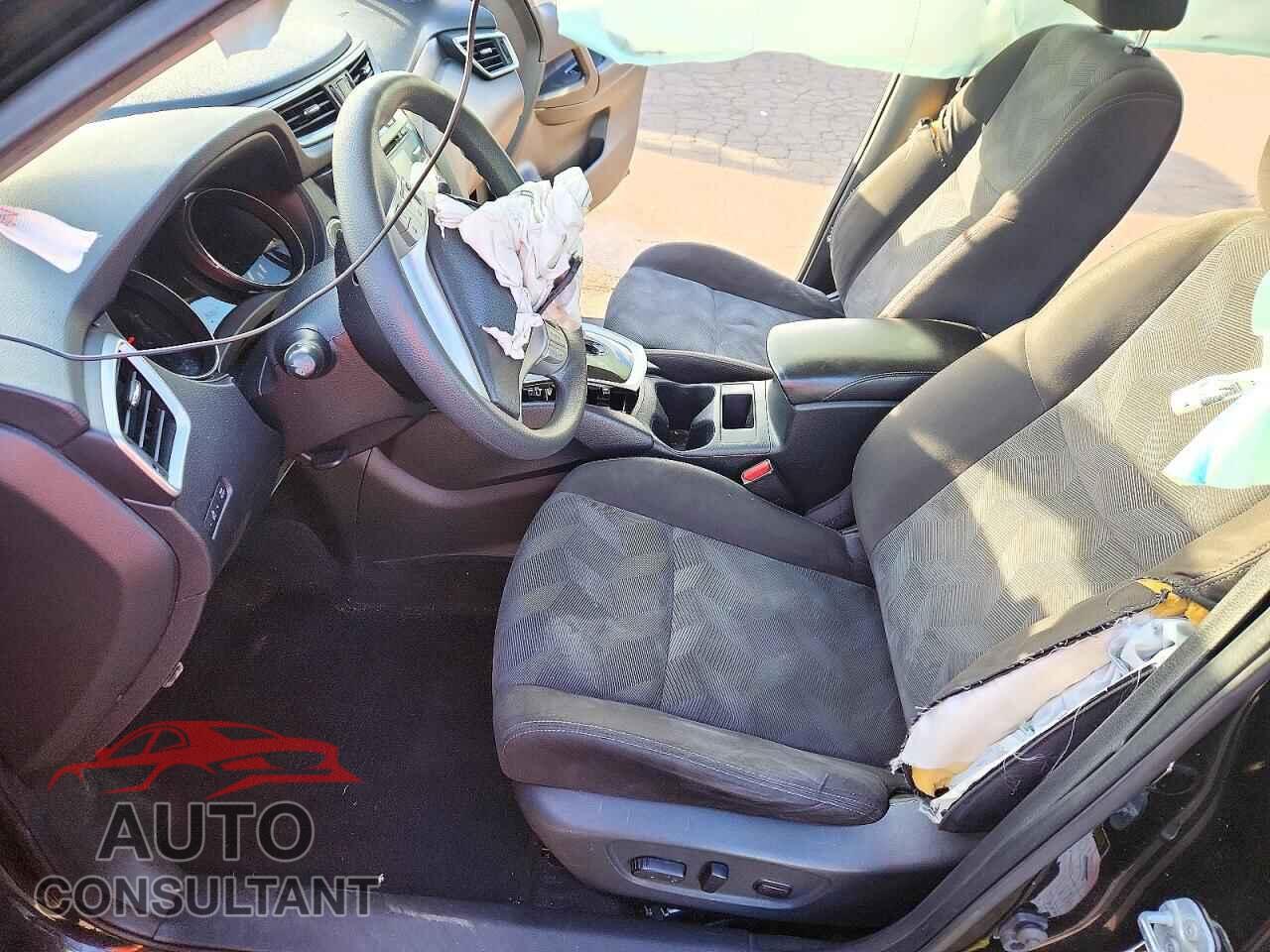 NISSAN ROGUE 2015 - KNMAT2MV3FP558065