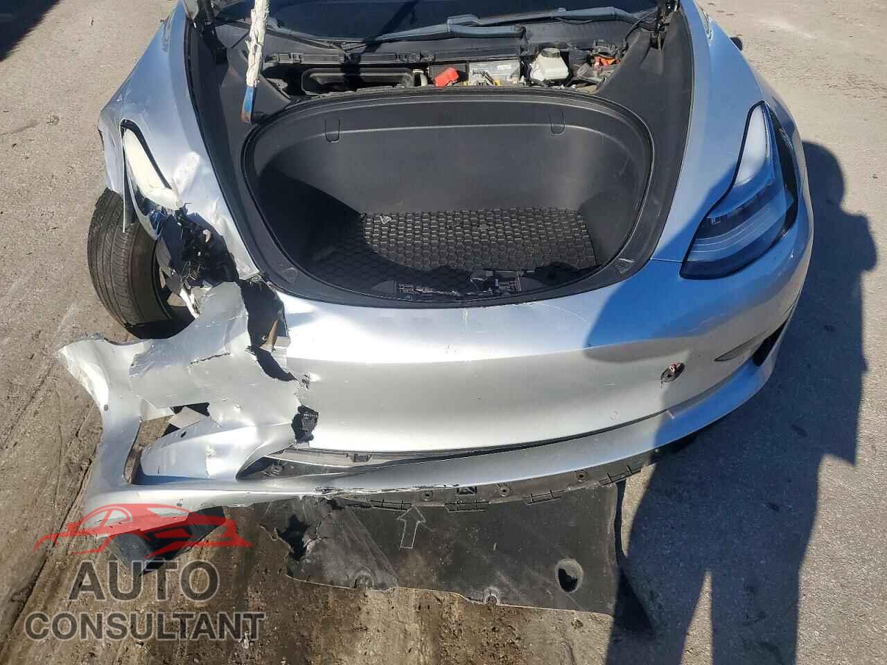 TESLA MODEL 3 2018 - 5YJ3E1EA6JF052080