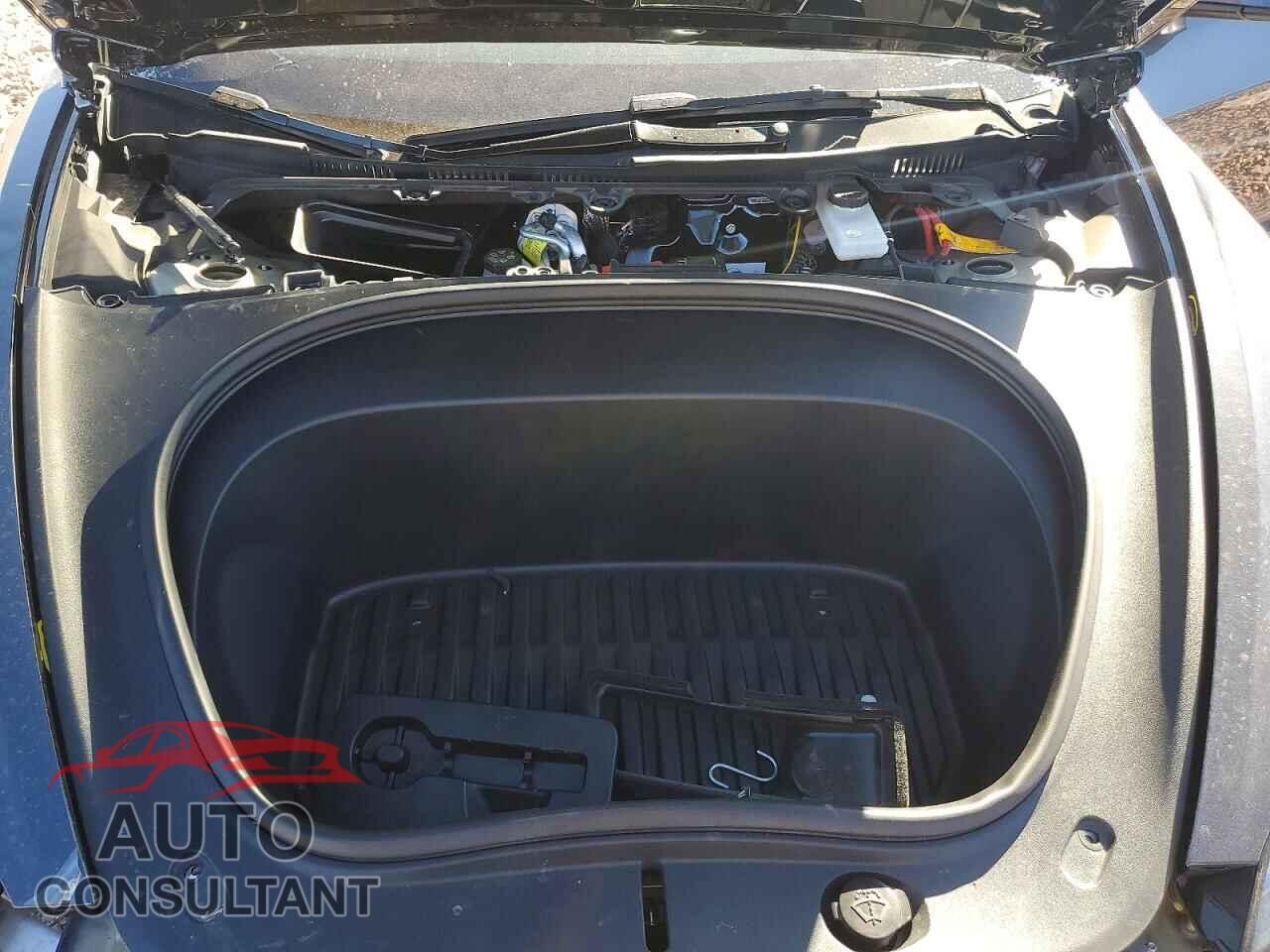 TESLA MODEL 3 2024 - 5YJ3E1EA8RF867036