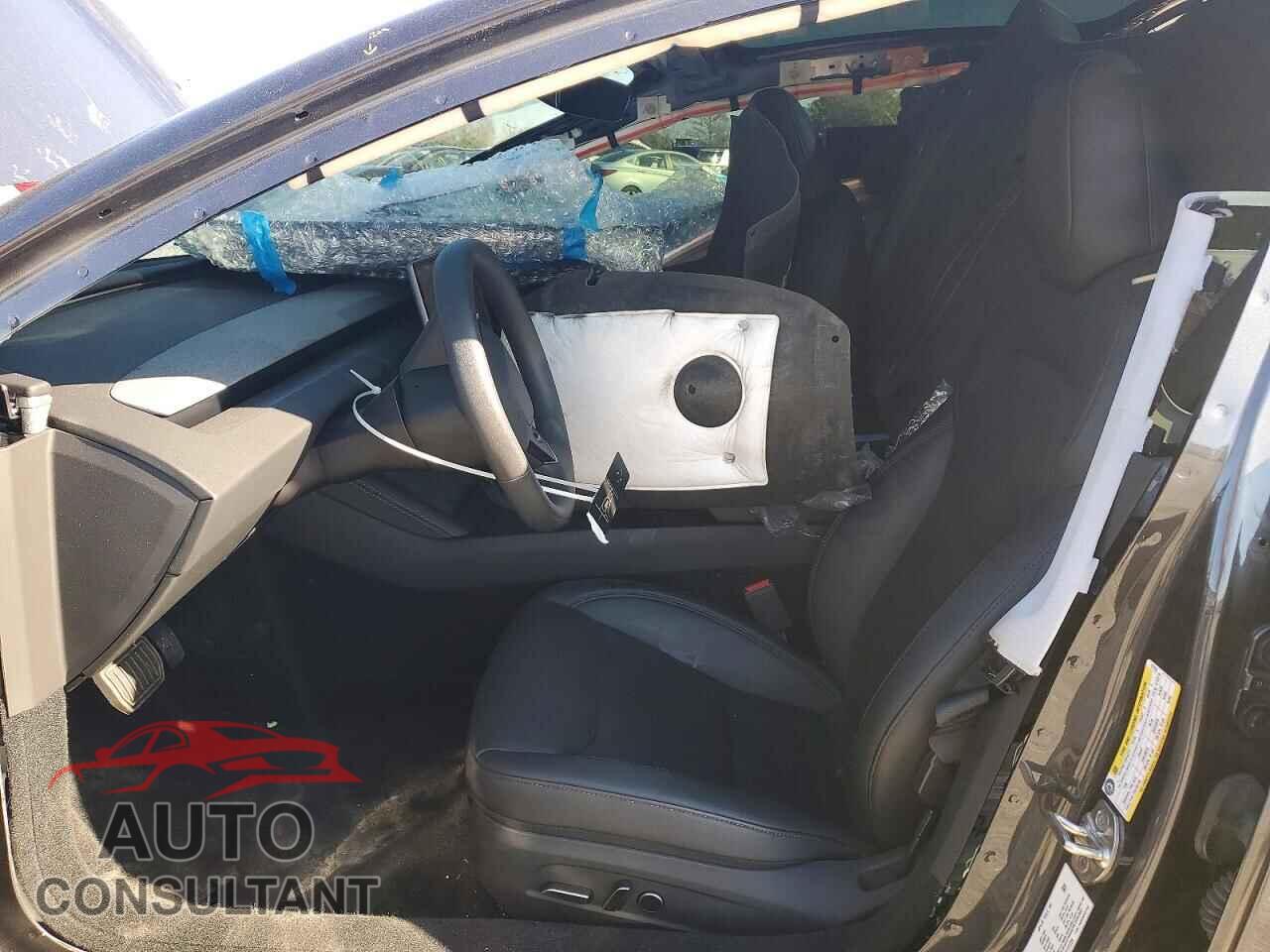 TESLA MODEL 3 2024 - 5YJ3E1EA8RF727228