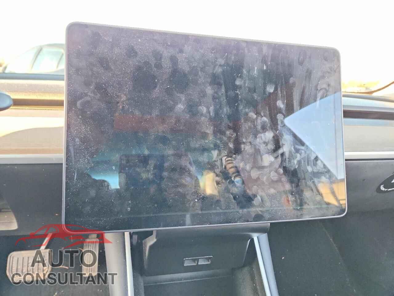 TESLA MODEL 3 2018 - 5YJ3E1EA4JF032913