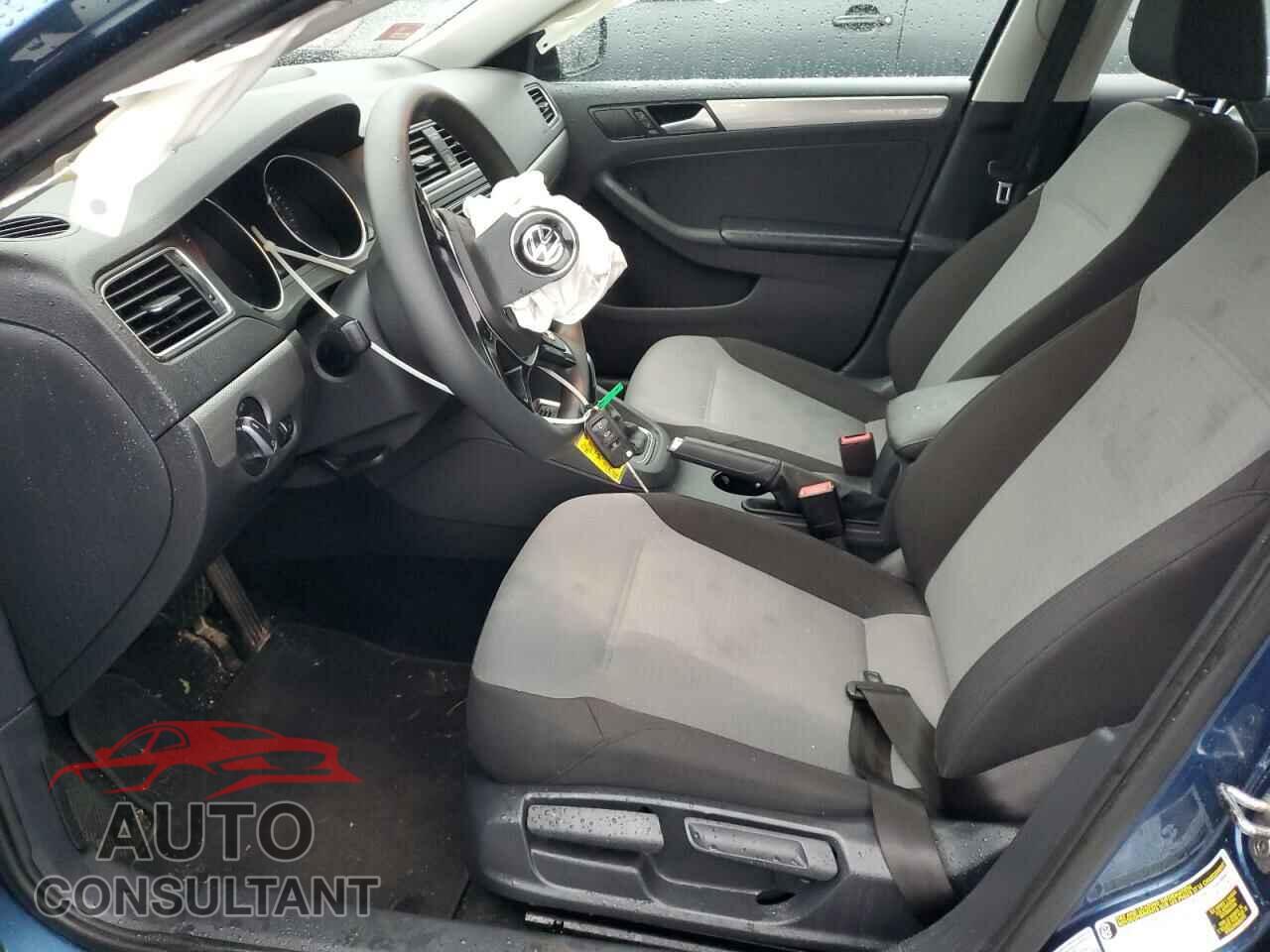 VOLKSWAGEN JETTA 2017 - 3VW2B7AJ1HM326382