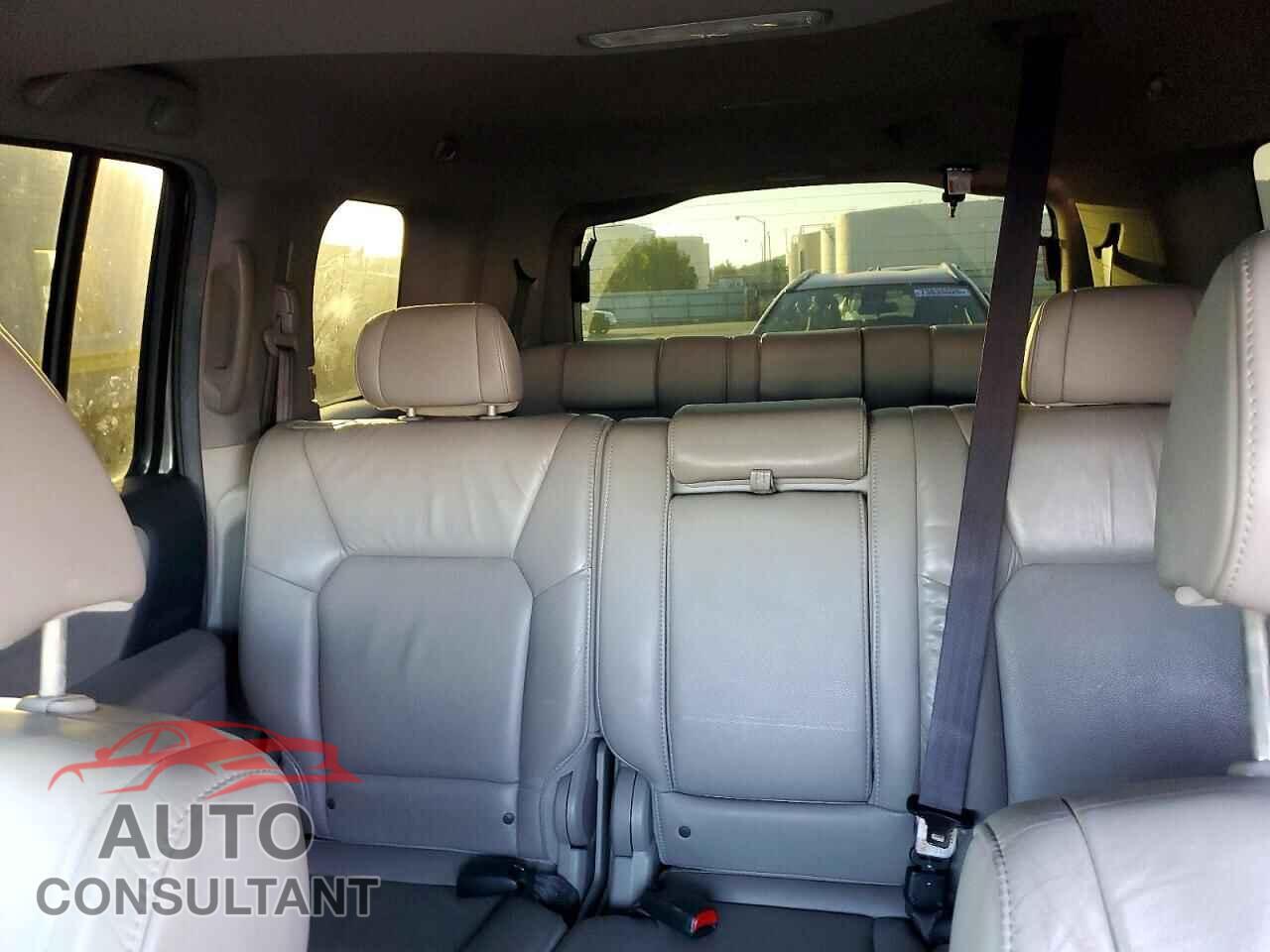 HONDA PILOT 2011 - 5FNYF4H56BB093524
