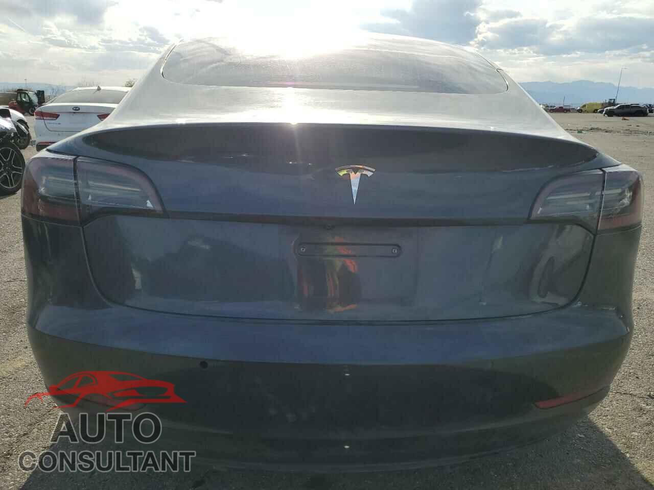 TESLA MODEL 3 2018 - 5YJ3E1EA0JF026803