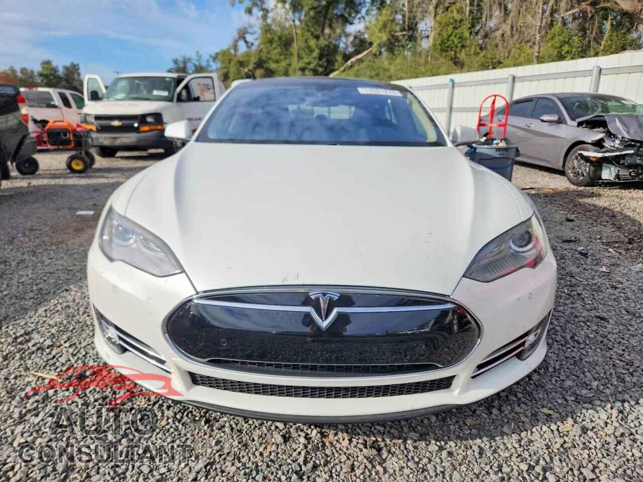 TESLA MODEL S 2014 - 5YJSA1H19EFP38283