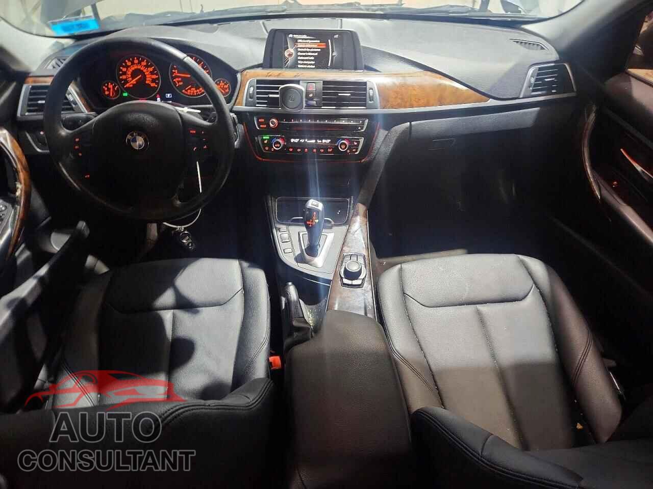BMW 3 SERIES 2016 - WBA8E5G52GNU20565