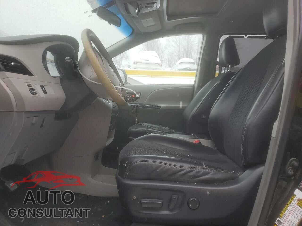 TOYOTA SIENNA 2011 - 5TDXK3DC8BS078136
