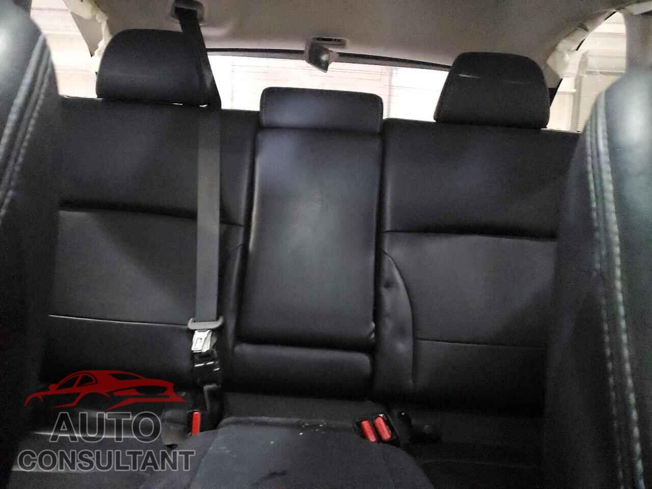 SUBARU OUTBACK 2018 - 4S4BSENC7J3348425