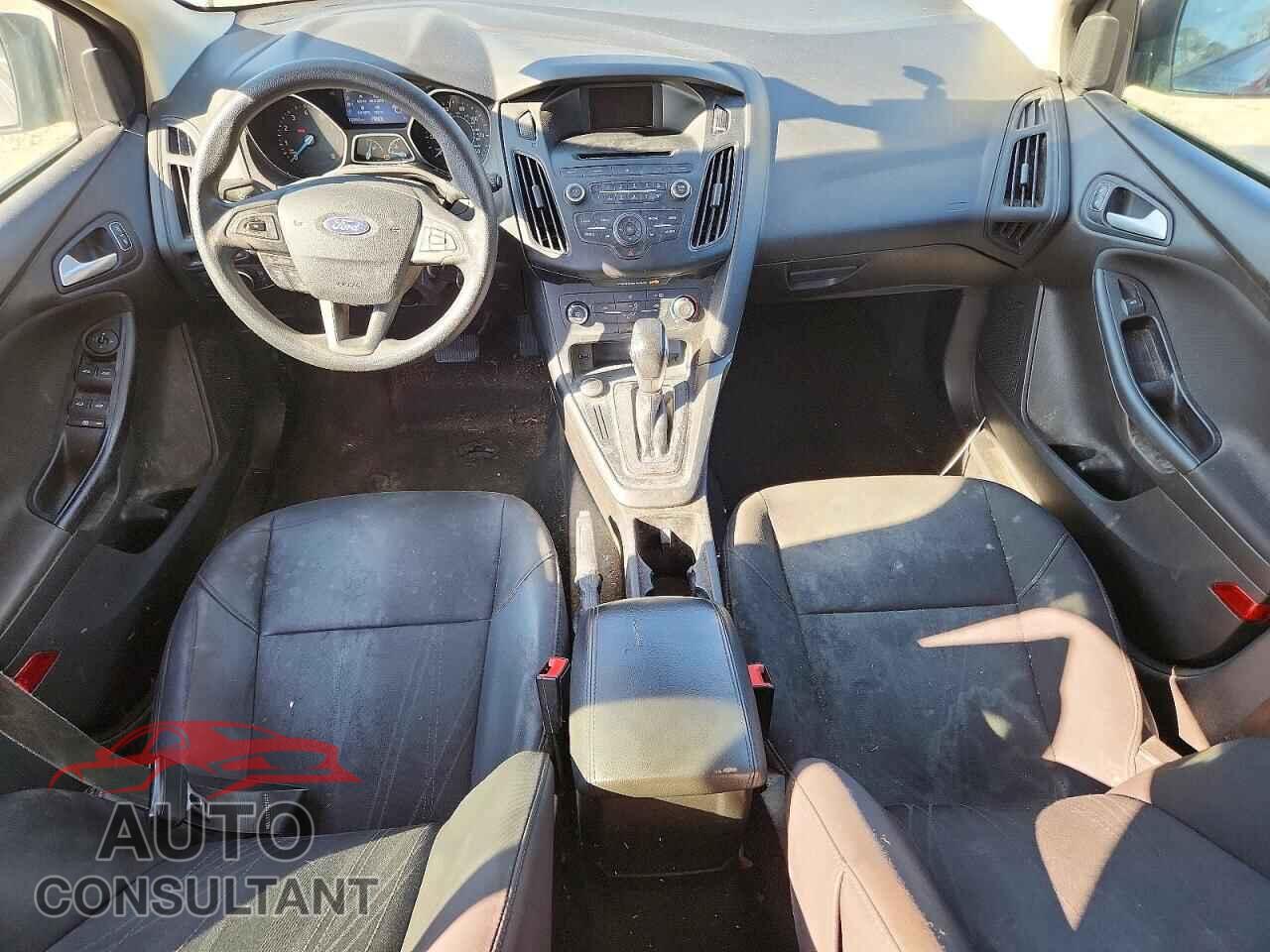 FORD FOCUS 2017 - 1FADP3K22HL208877