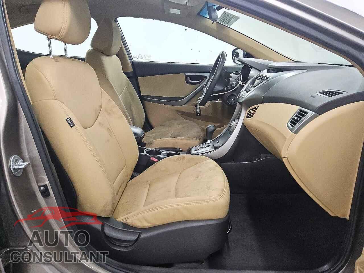 HYUNDAI ELANTRA 2012 - 5NPDH4AE4CH112352