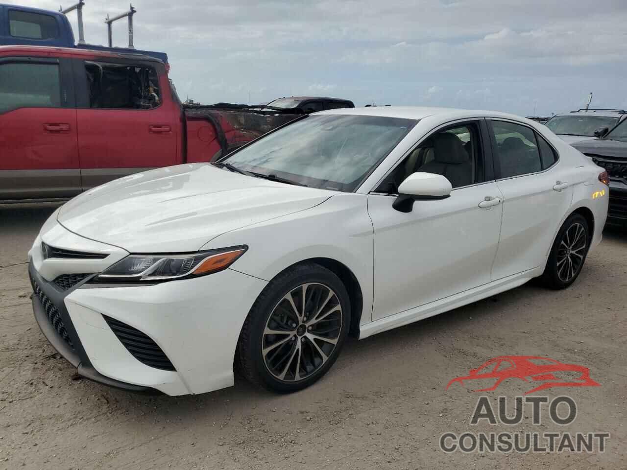TOYOTA CAMRY 2018 - JTNB11HK4J3005439