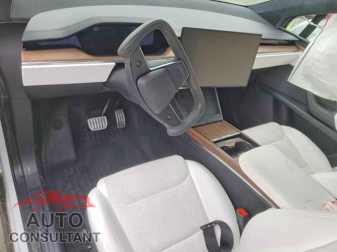 TESLA MODEL X 2023 - 7SAXCBE52PF397523