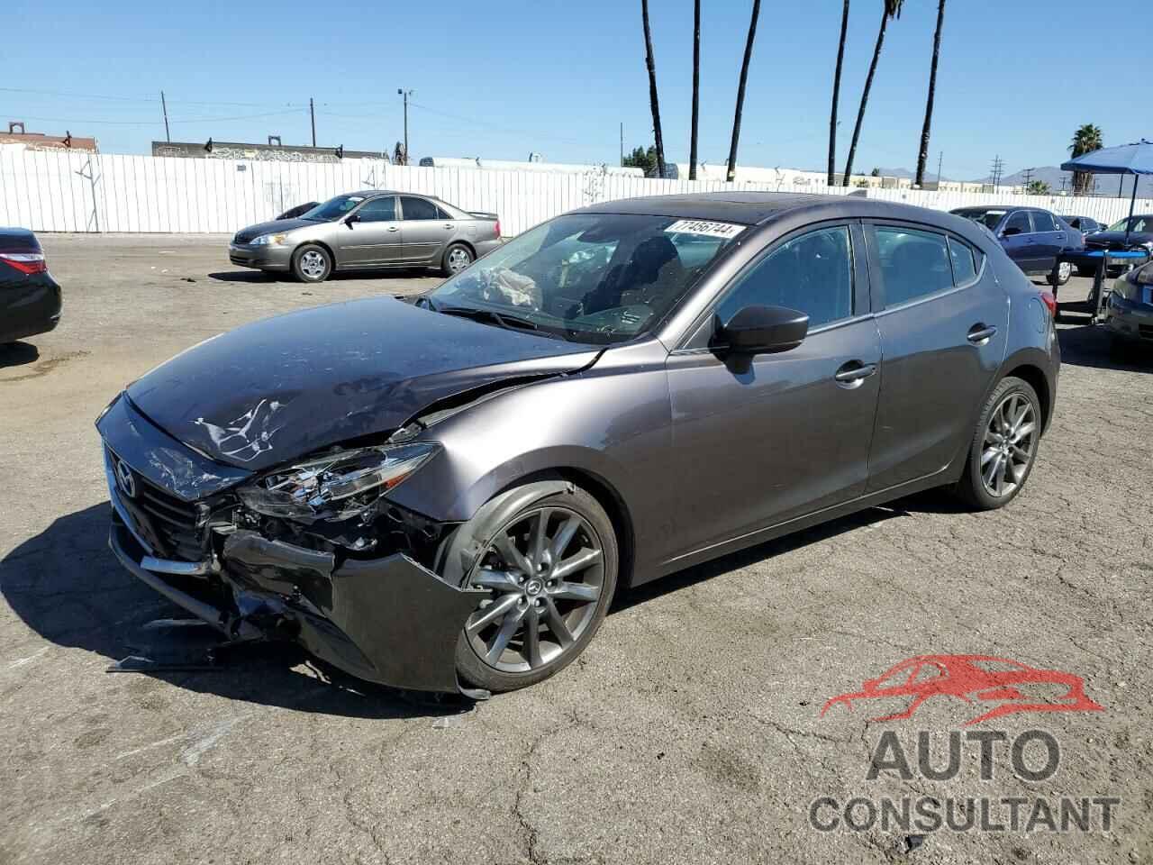MAZDA 3 2018 - 3MZBN1L37JM234315
