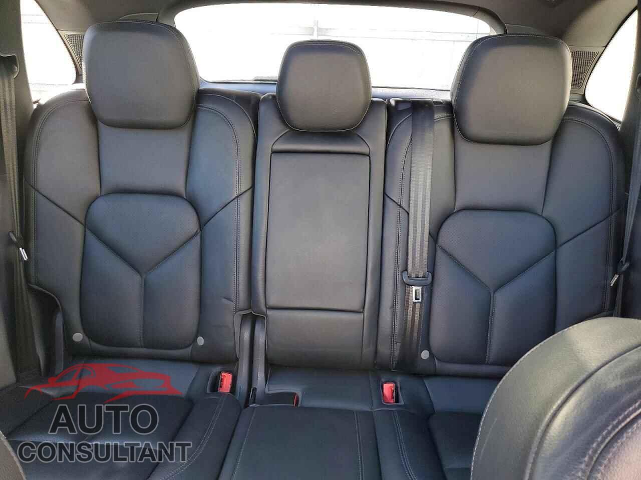 PORSCHE CAYENNE 2016 - WP1AA2A26GLA11010