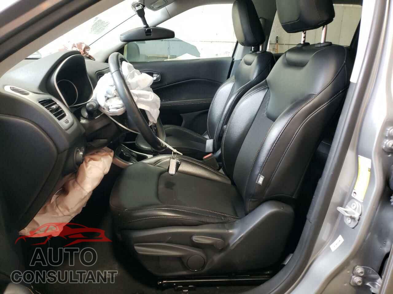 JEEP COMPASS 2019 - 3C4NJDBB8KT641508
