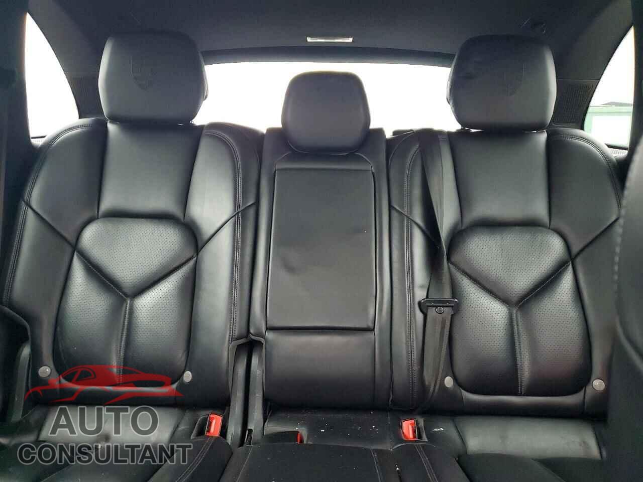 PORSCHE CAYENNE 2017 - WP1AA2A22HKA81319
