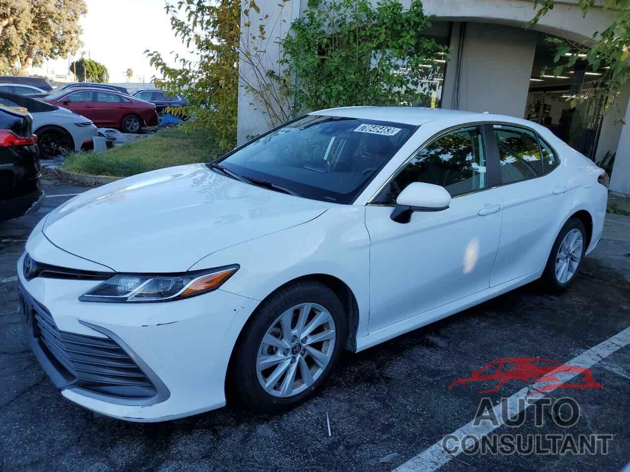 TOYOTA CAMRY 2022 - 4T1C11AK9NU633821