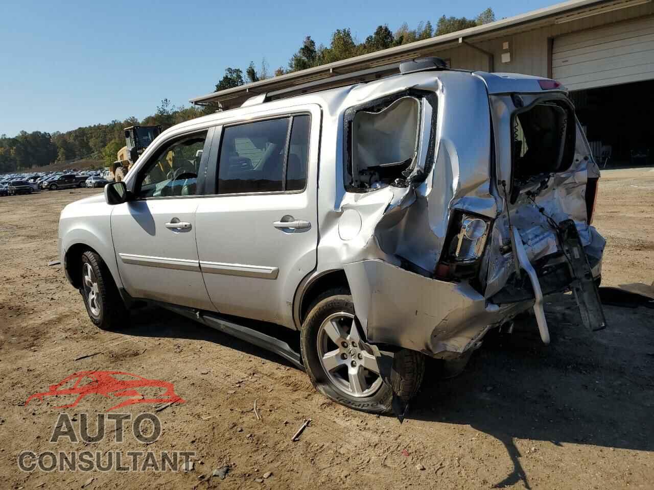 HONDA PILOT 2011 - 5FNYF3H4XBB045820