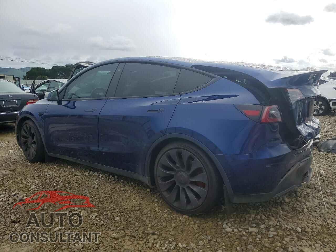TESLA MODEL Y 2021 - 5YJYGDEF9MF215712