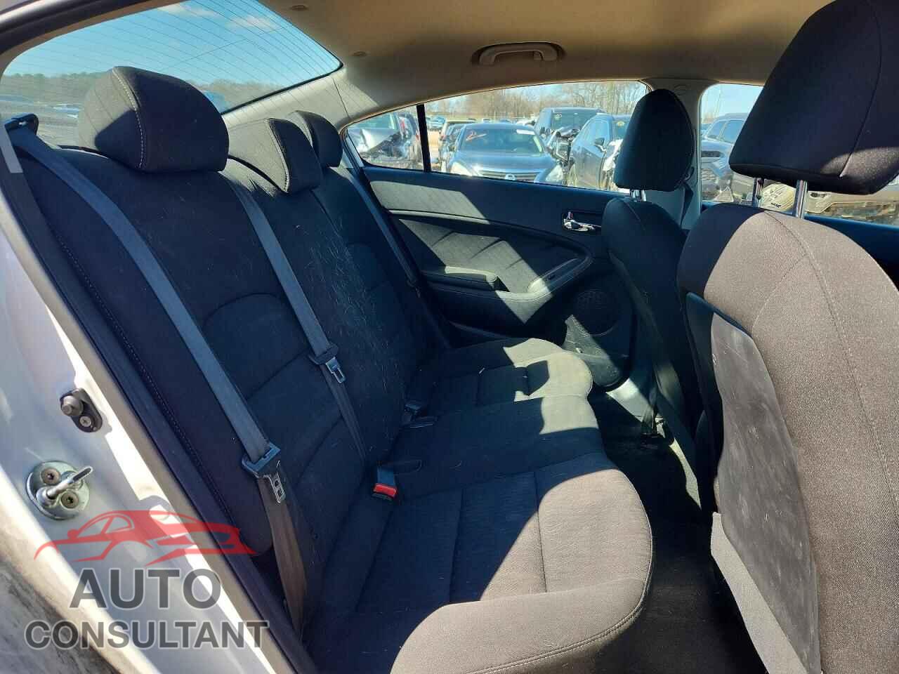 KIA FORTE 2016 - KNAFK4A69G5583175