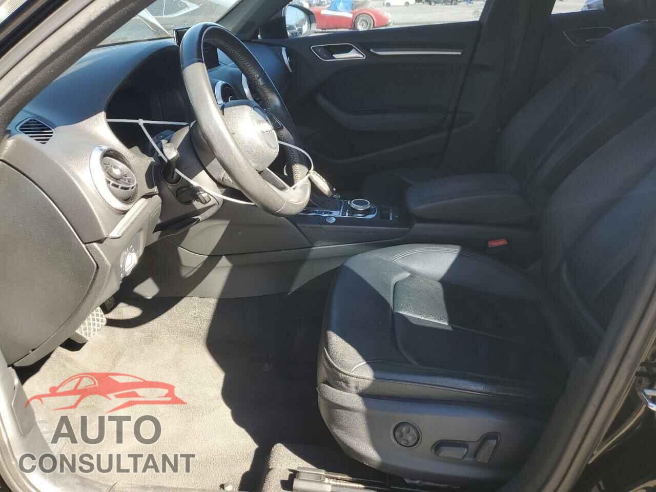 AUDI A3 2017 - WAUTPBFF8HA043990