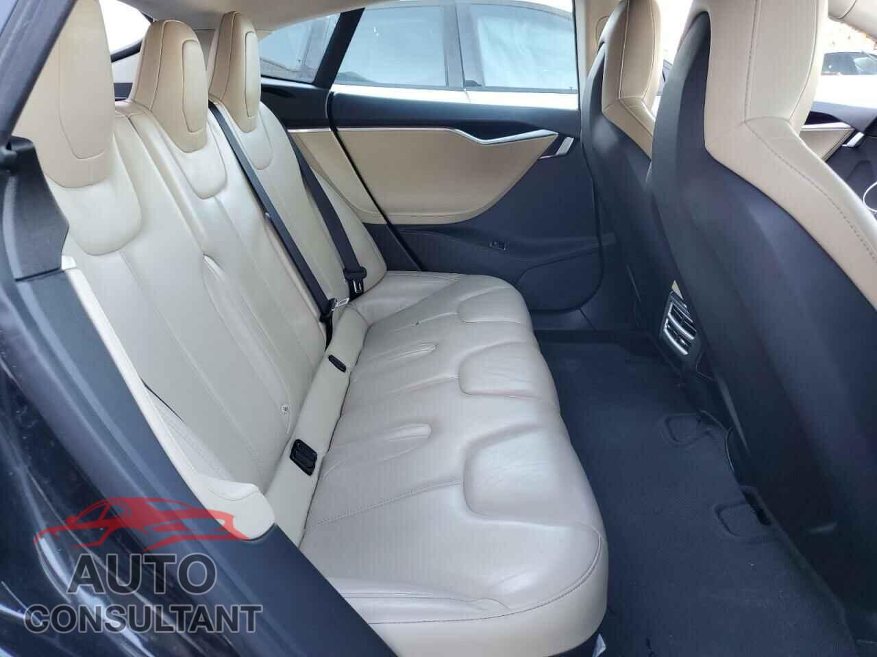 TESLA MODEL S 2015 - 5YJSA1S17FFP74600