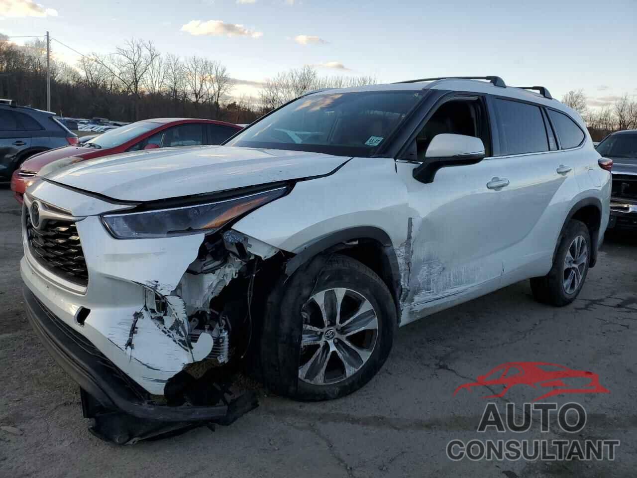 TOYOTA HIGHLANDER 2022 - 5TDGZRBH0NS590832