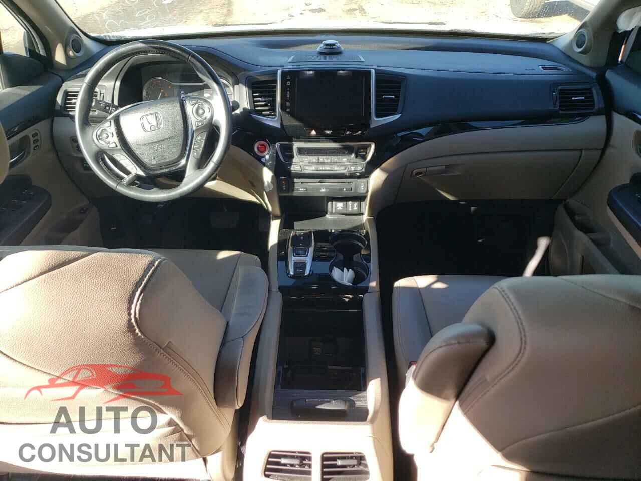 HONDA PILOT 2017 - 5FNYF6H94HB007909