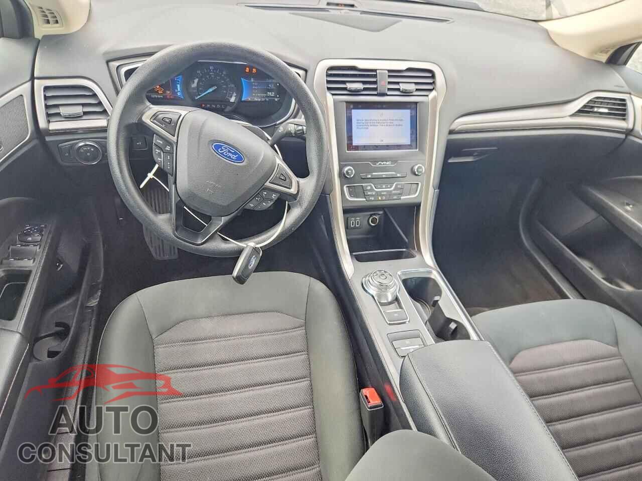 FORD FUSION 2019 - 3FA6P0LU8KR242452