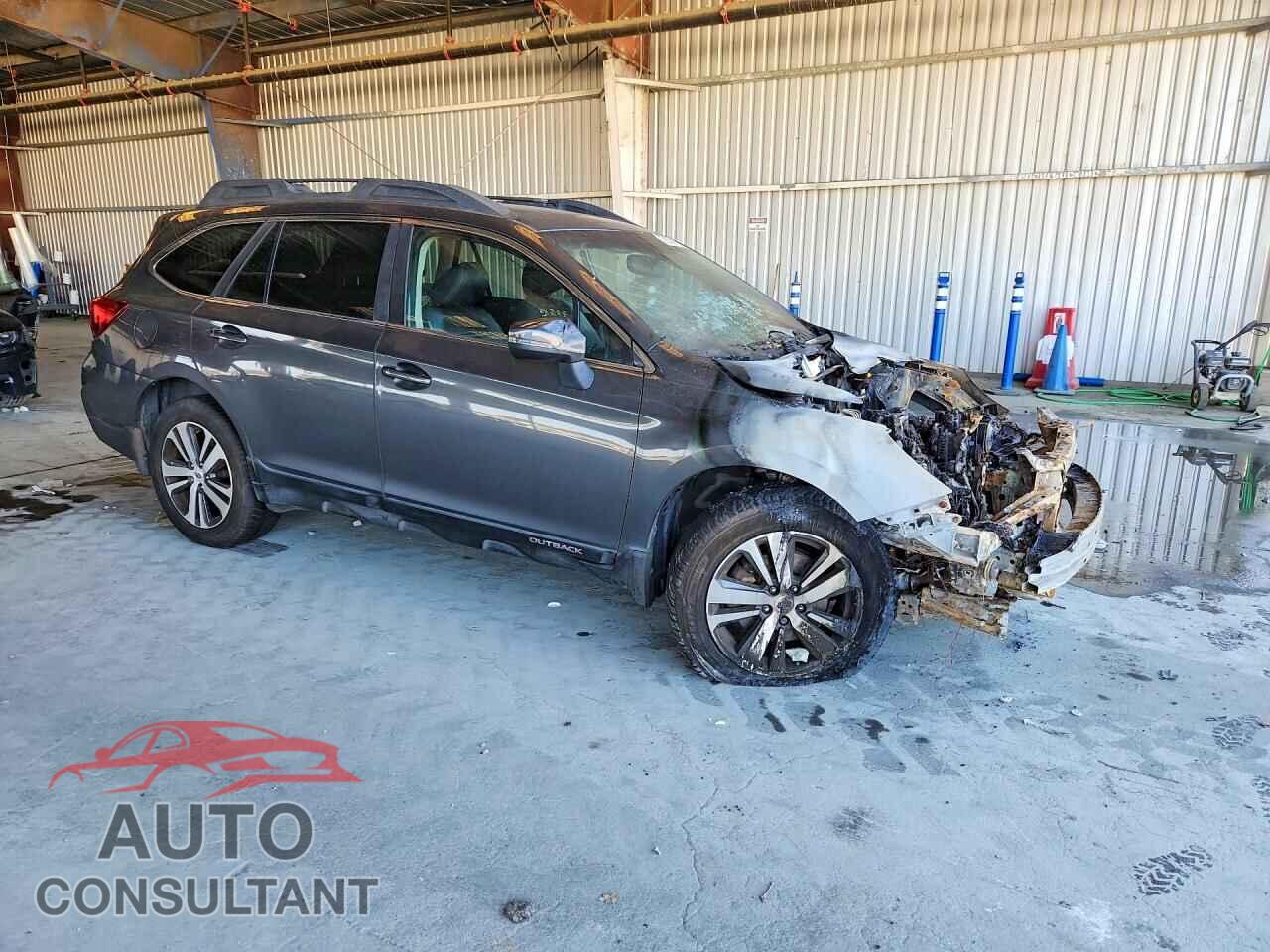 SUBARU OUTBACK 2018 - 4S4BSAKC2J3213432