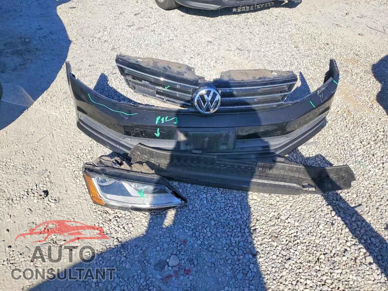 VOLKSWAGEN JETTA 2017 - 3VW2B7AJXHM323626