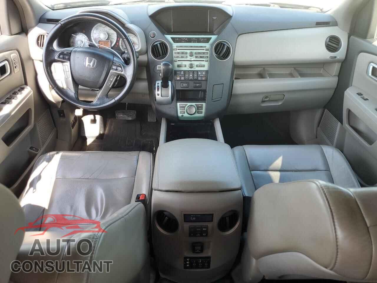 HONDA PILOT 2011 - 5FNYF3H92BB051865