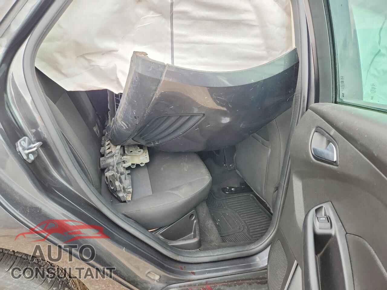 FORD FOCUS 2017 - 1FADP3K22HL302564