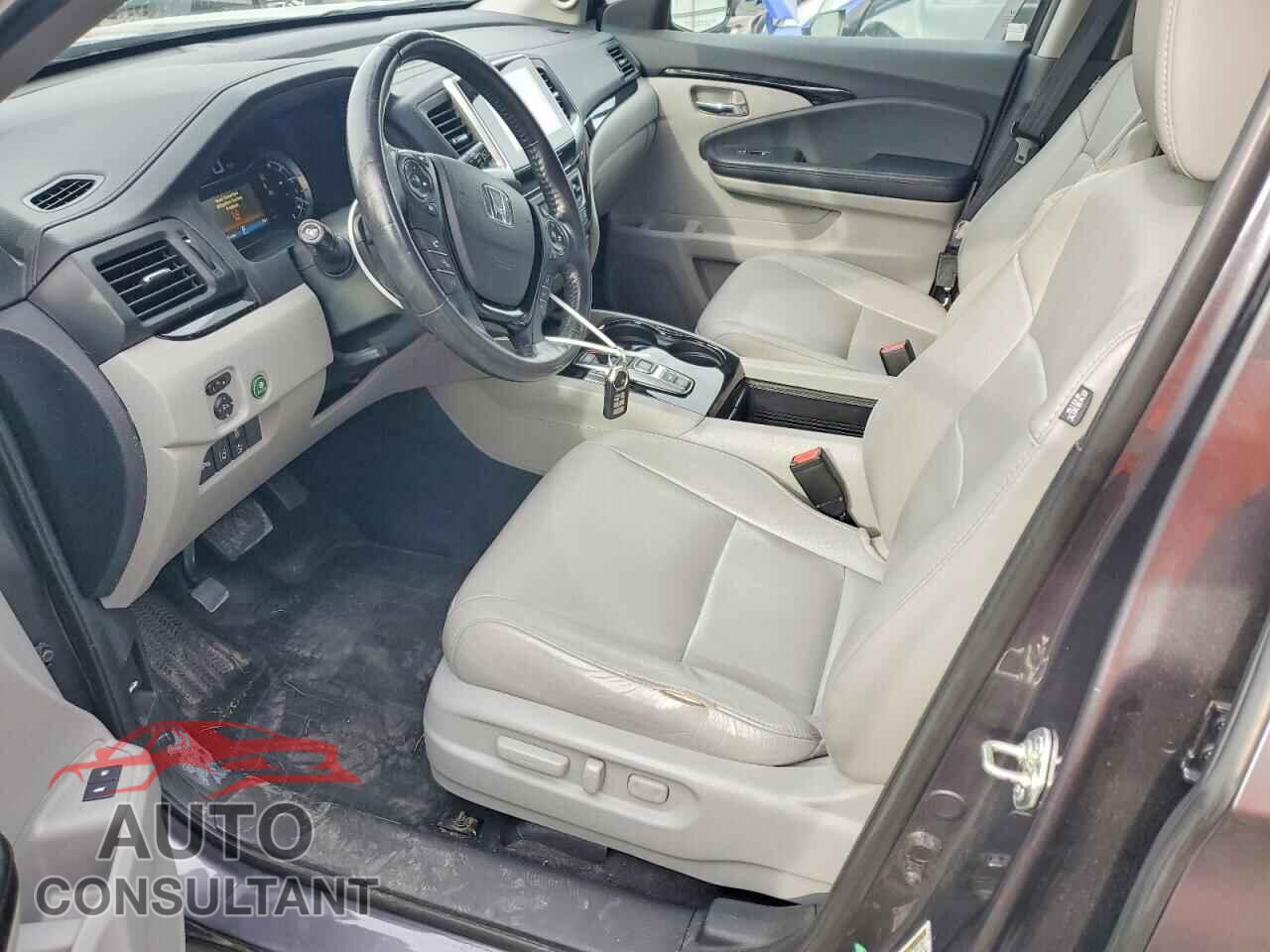 HONDA PILOT 2017 - 5FNYF6H98HB023398