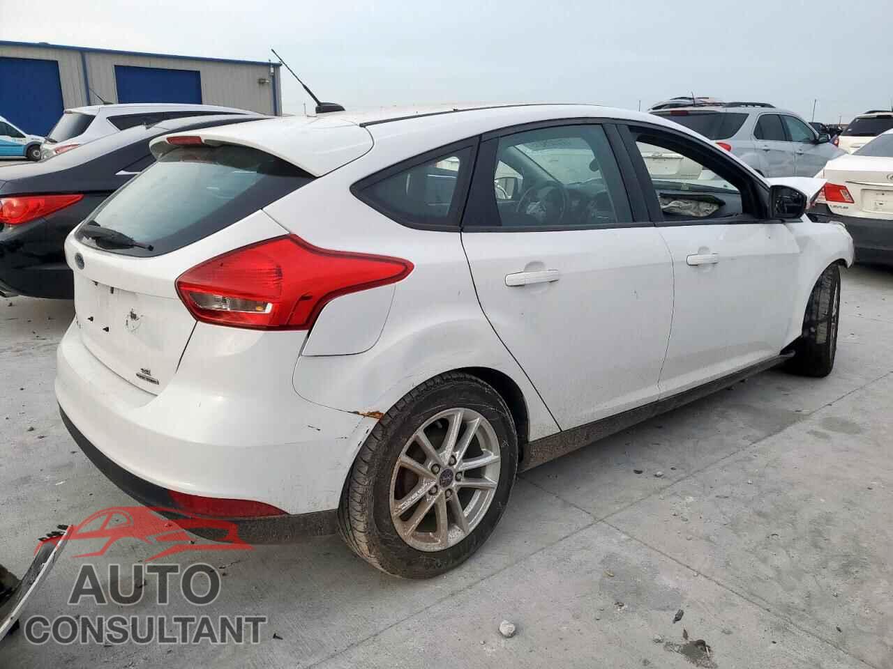 FORD FOCUS 2015 - 1FADP3K27FL328784