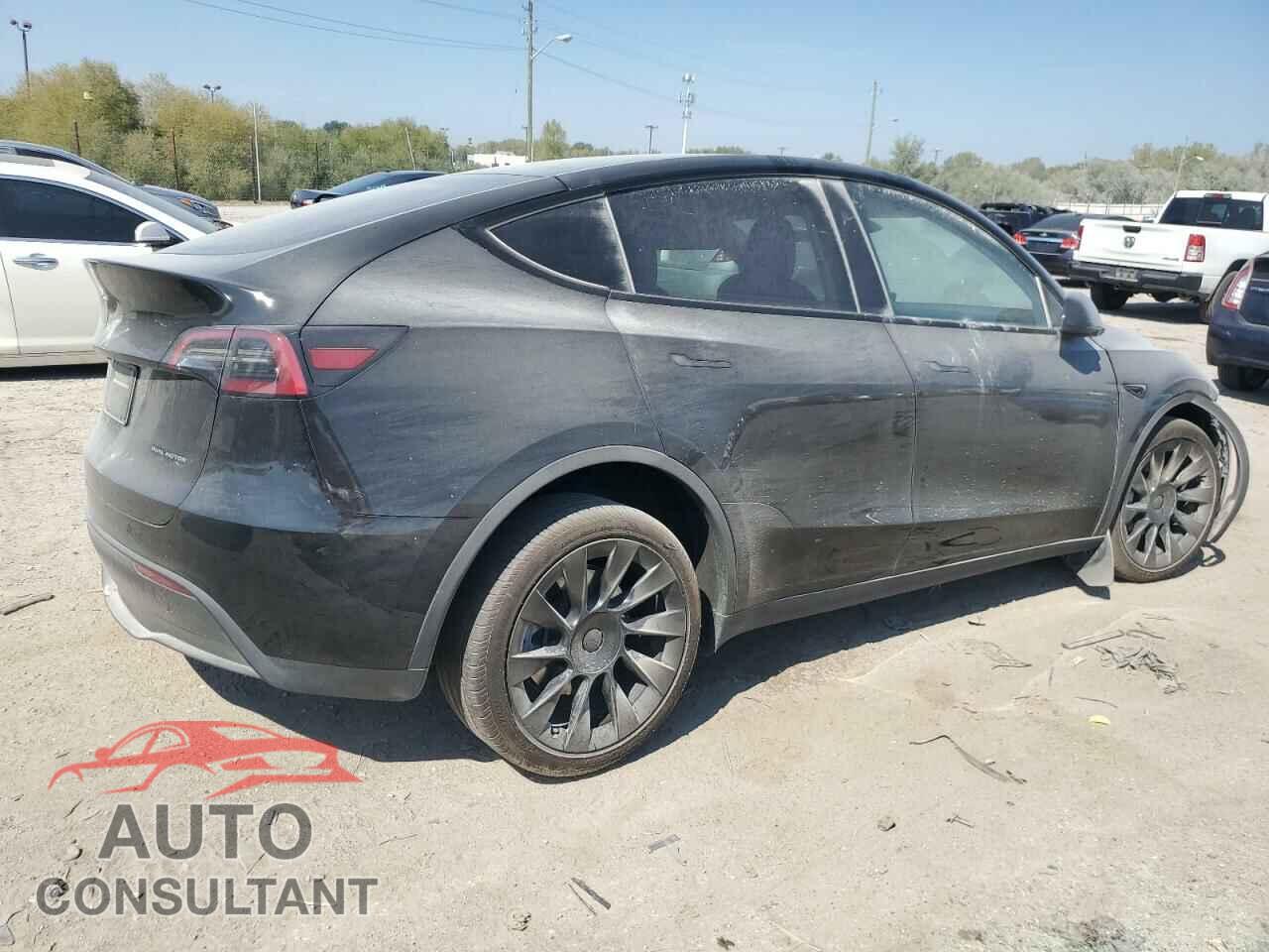 TESLA MODEL Y 2023 - 7SAYGAEE7PF884008