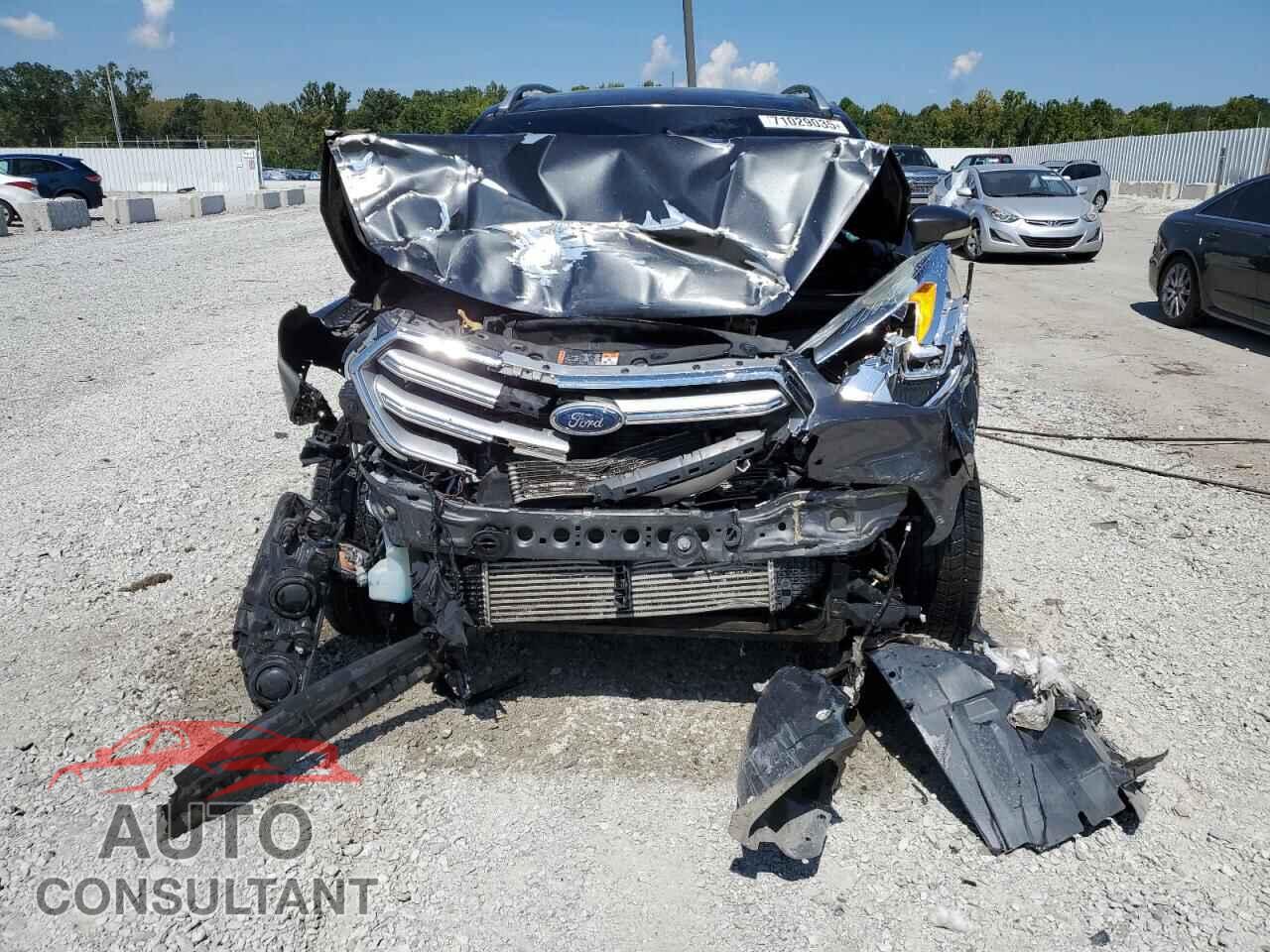 FORD ESCAPE 2017 - 1FMCU9J93HUD56980