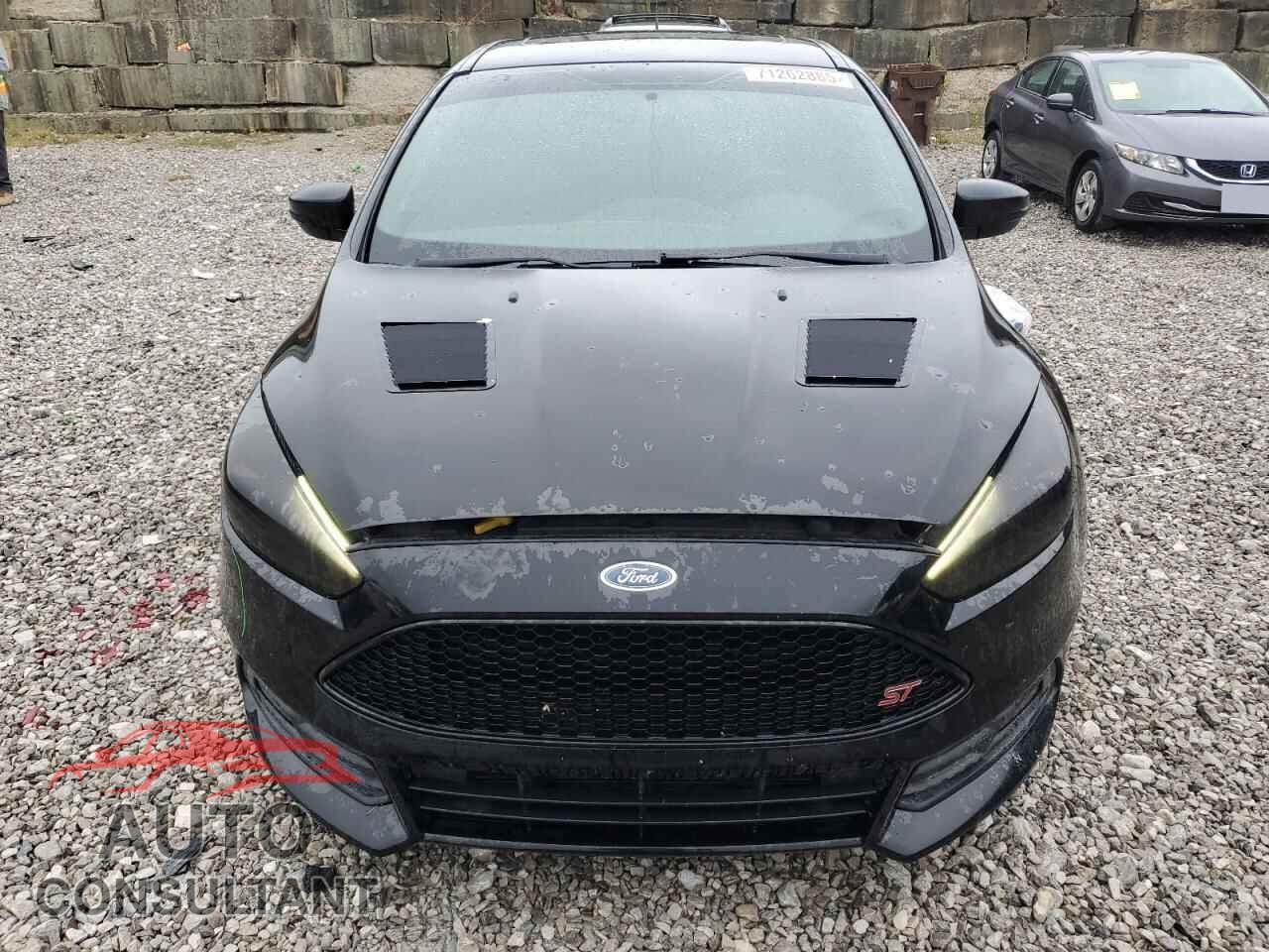 FORD FOCUS 2017 - 1FADP3L90HL276171
