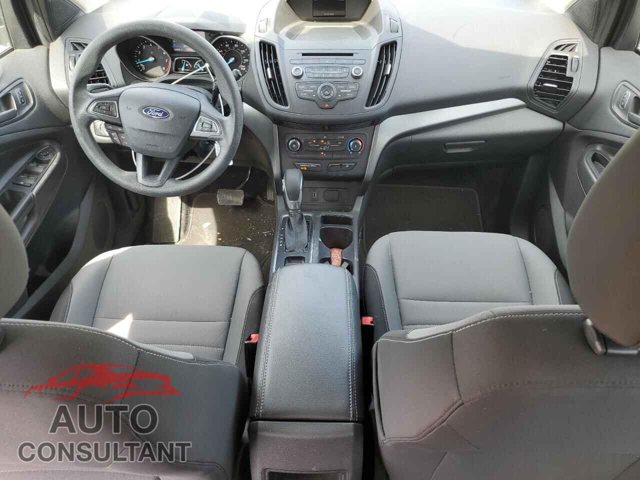 FORD ESCAPE 2017 - 1FMCU0F77HUE47267