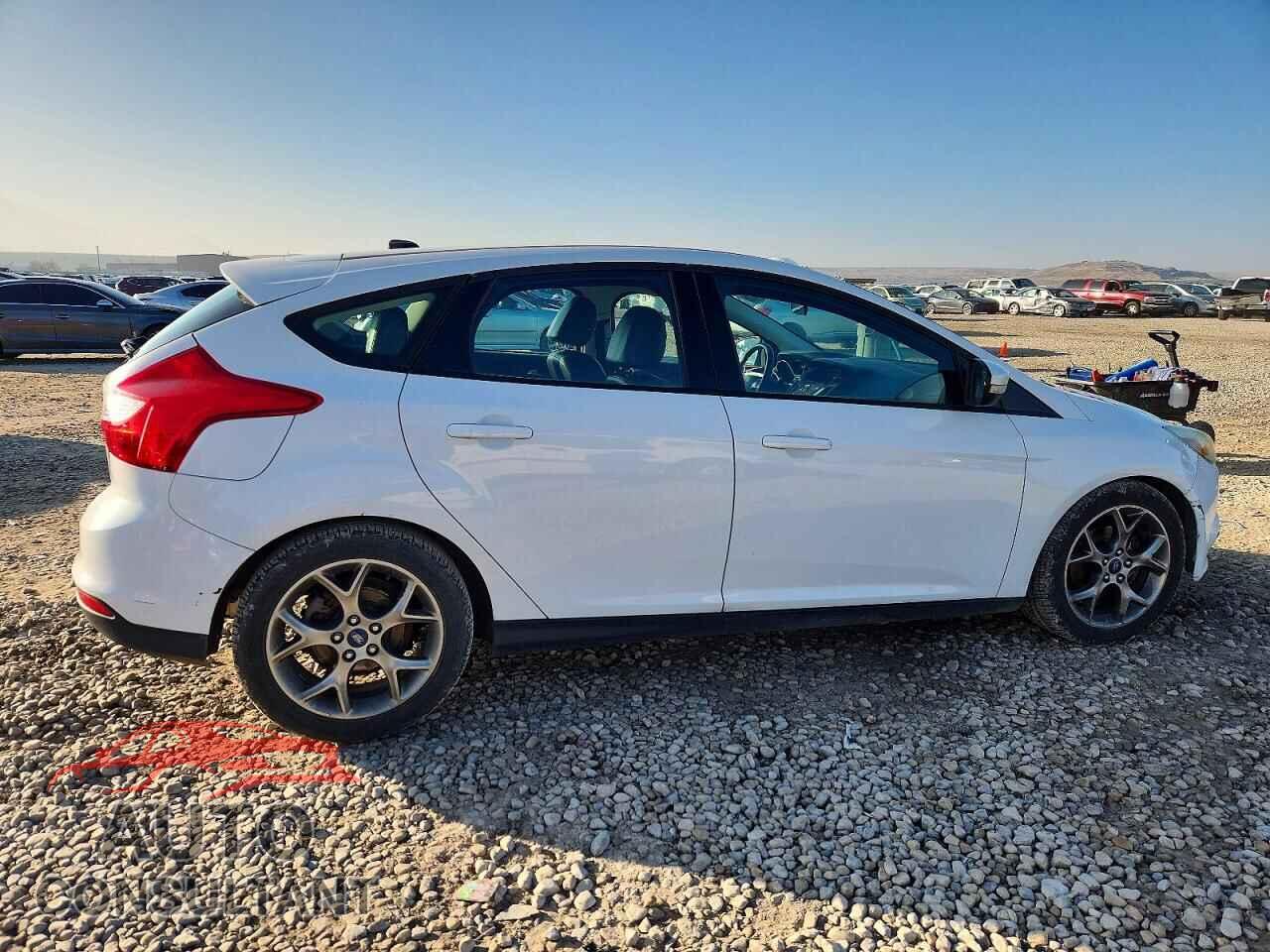 FORD FOCUS 2014 - 1FADP3K2XEL337574